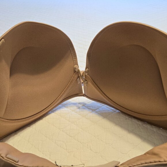 Pre-loved VS Bombshell Bra - Picture 3 of 13